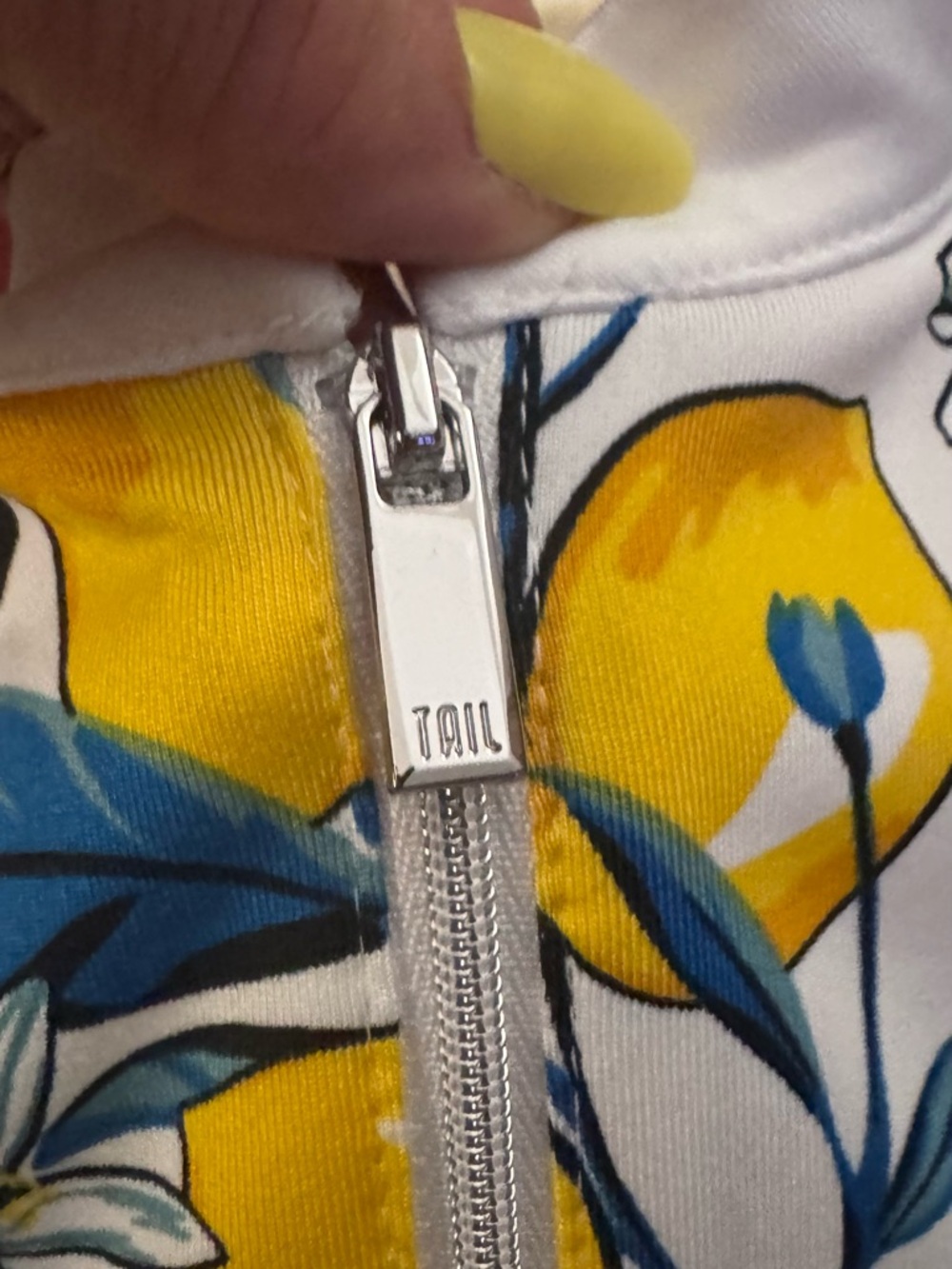 Tail Lemon Print Sleeveless 3/4 Zip Golf Top - Picture 6 of 8